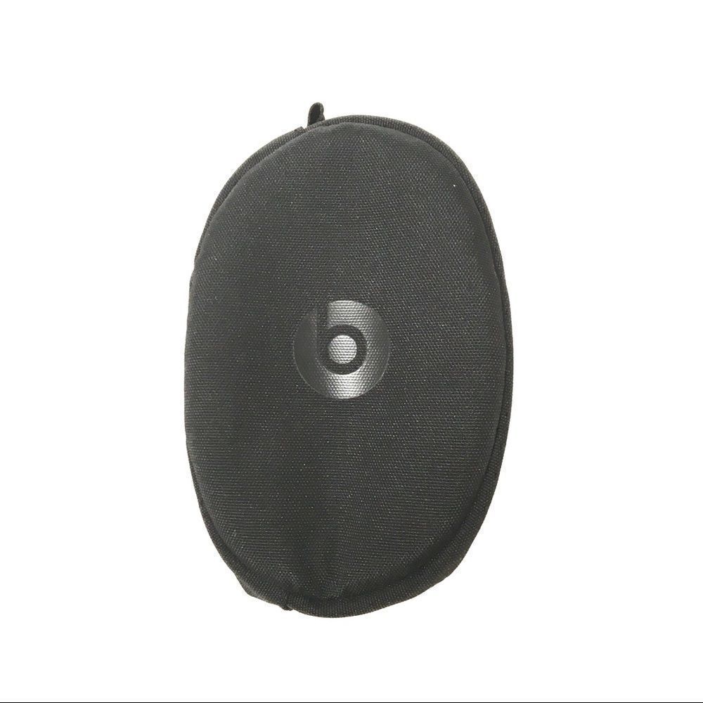 Beats by Dr. Dre black soft headphone case only‎
